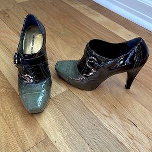 Ombré Green Buckle Booties